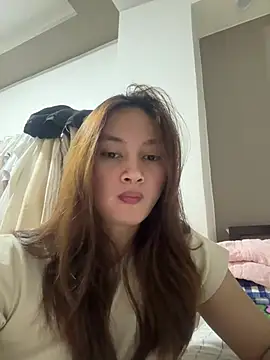 LanySylvia nude strip on cam for live sex chat