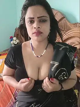 Beauty-3 nude strip on cam for live sex chat