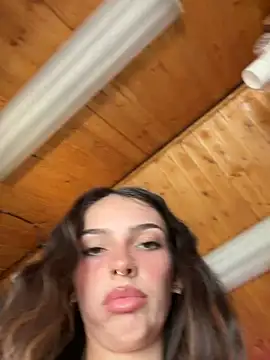 Juicybootyquinn nude strip on cam for live sex chat