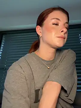 Mia-Rey nude strip on cam for live sex chat