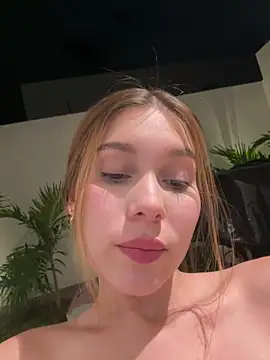 Nikii__ nude strip on cam for live sex chat