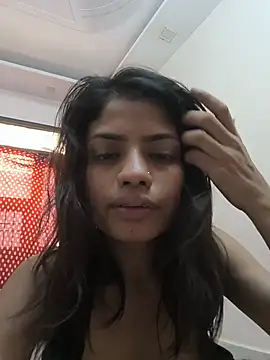 Saxywoman nude strip on cam for live sex chat