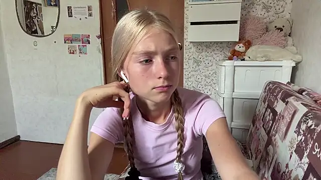 AliceGilbert_ nude strip on cam for live sex chat