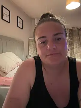 Bustygem_ nude strip on cam for live sex chat