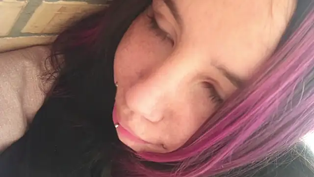 IronicBuckle nude strip on cam for live sex chat