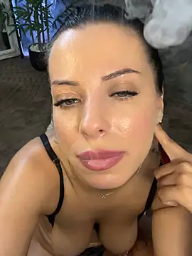 KrystalJade nude strip on cam for live sex chat