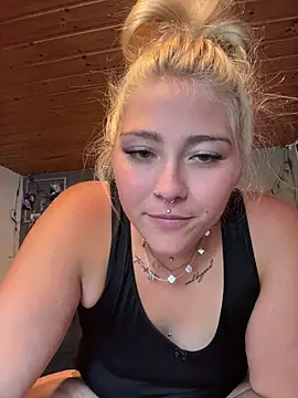 LeonundLisaxxx nude strip on cam for live sex chat