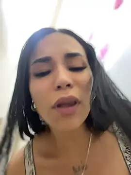 Naatalia nude strip on cam for live sex chat