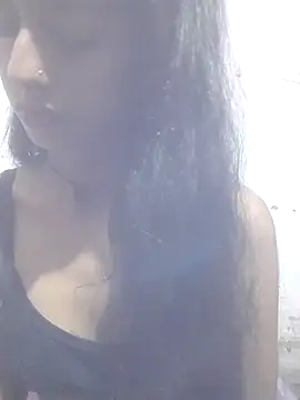 Saloni-Tyagi nude strip on cam for live sex chat